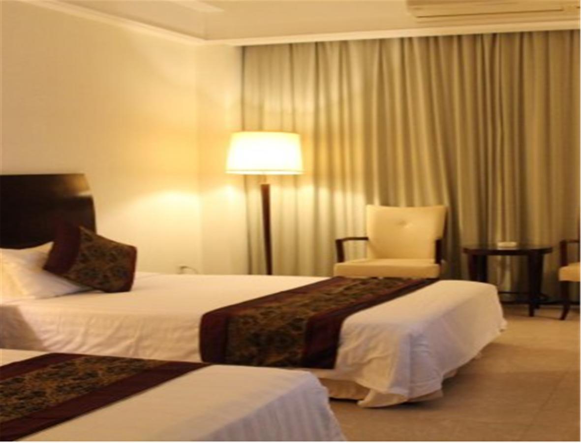 Clifford Golden Lake Hotel Foshan Exterior foto