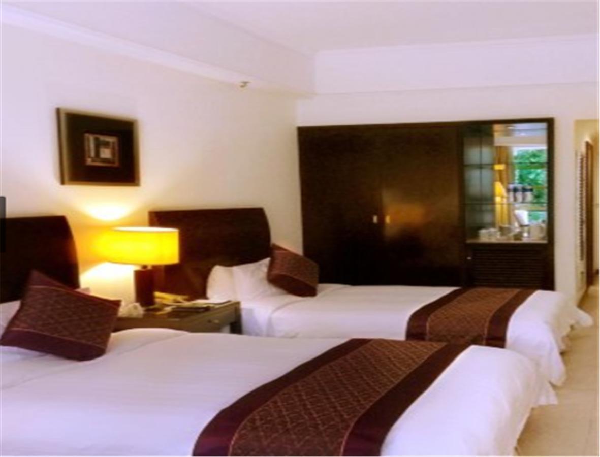 Clifford Golden Lake Hotel Foshan Exterior foto